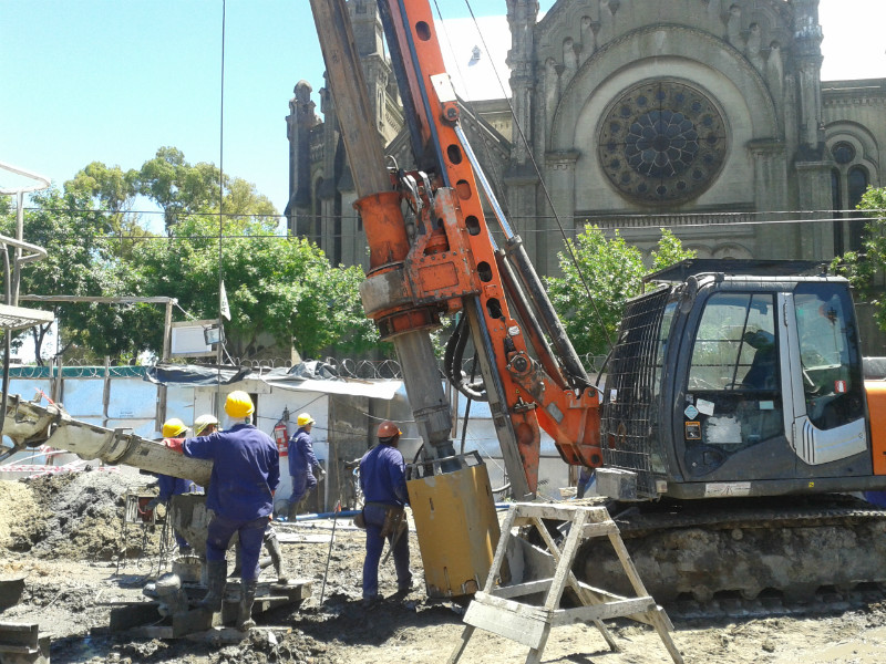 3 máquinas trabajando en Barracas - Provincia de Buenos Aires